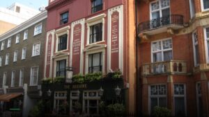 The Beehive — Pubs in London