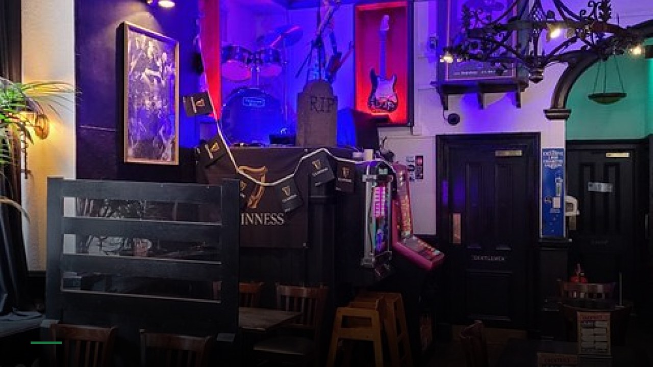 The Black Rose Tavern - Sports Bars in Edinburgh