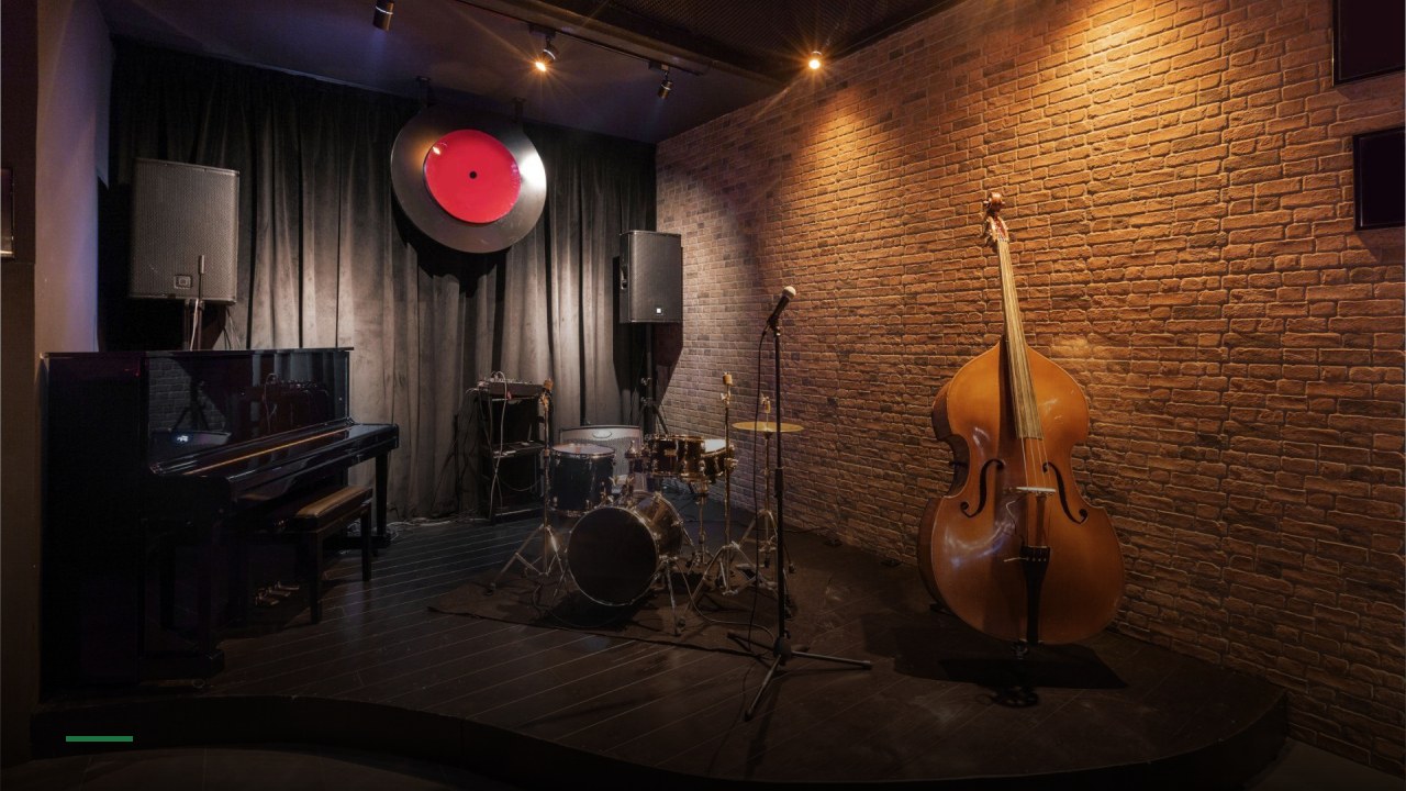 The Bourbon Square Jazz Bar - Sports Bars in New Orleans