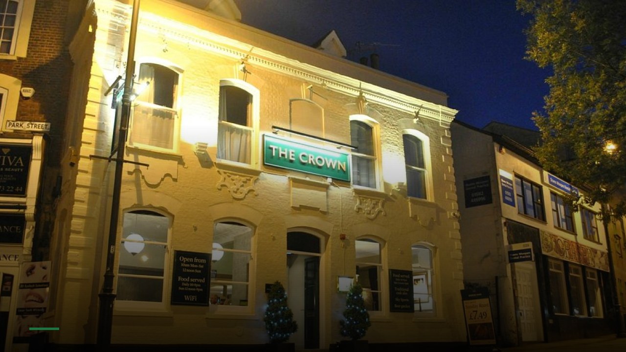 The Crown - Sports Bars in Luton