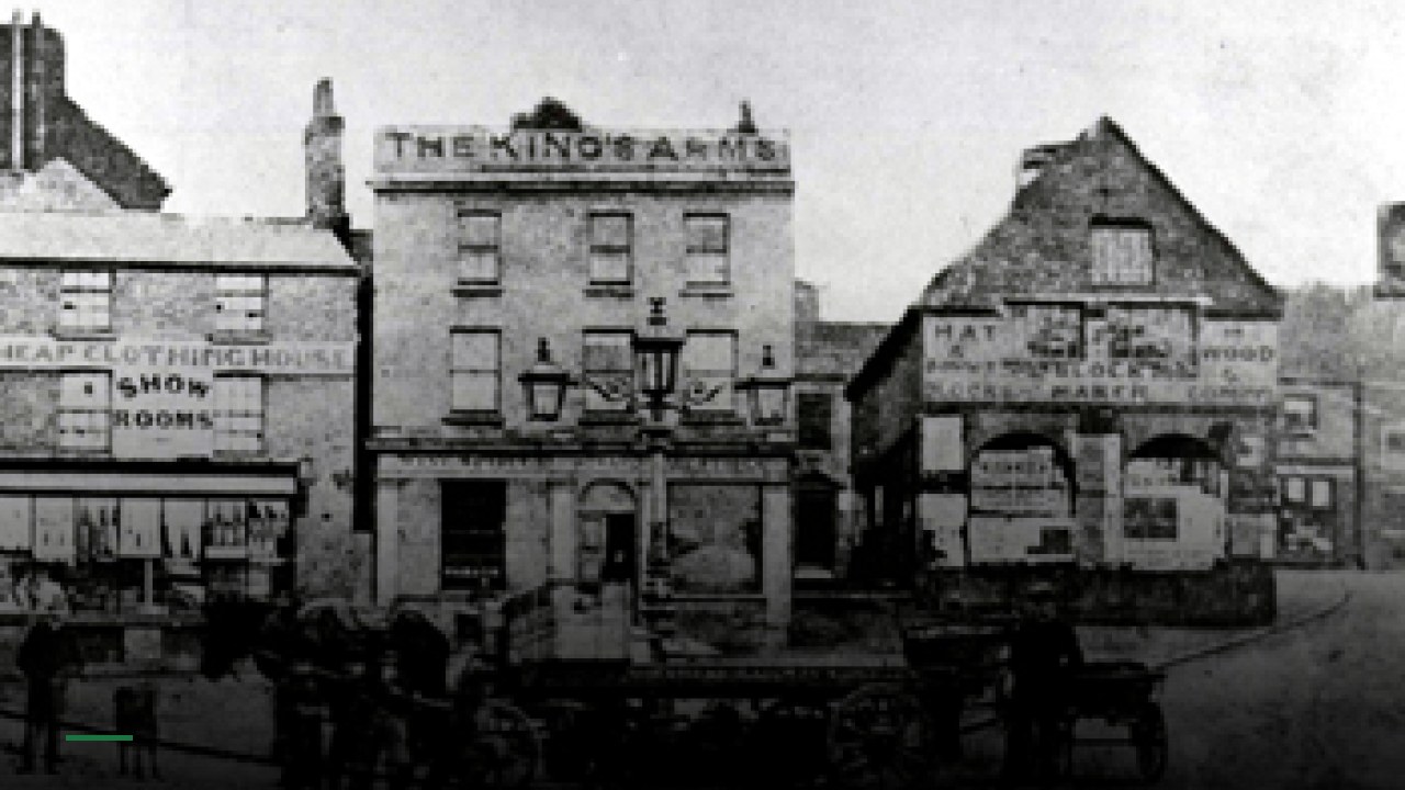 The Kings Arms - Sports Bars in Luton