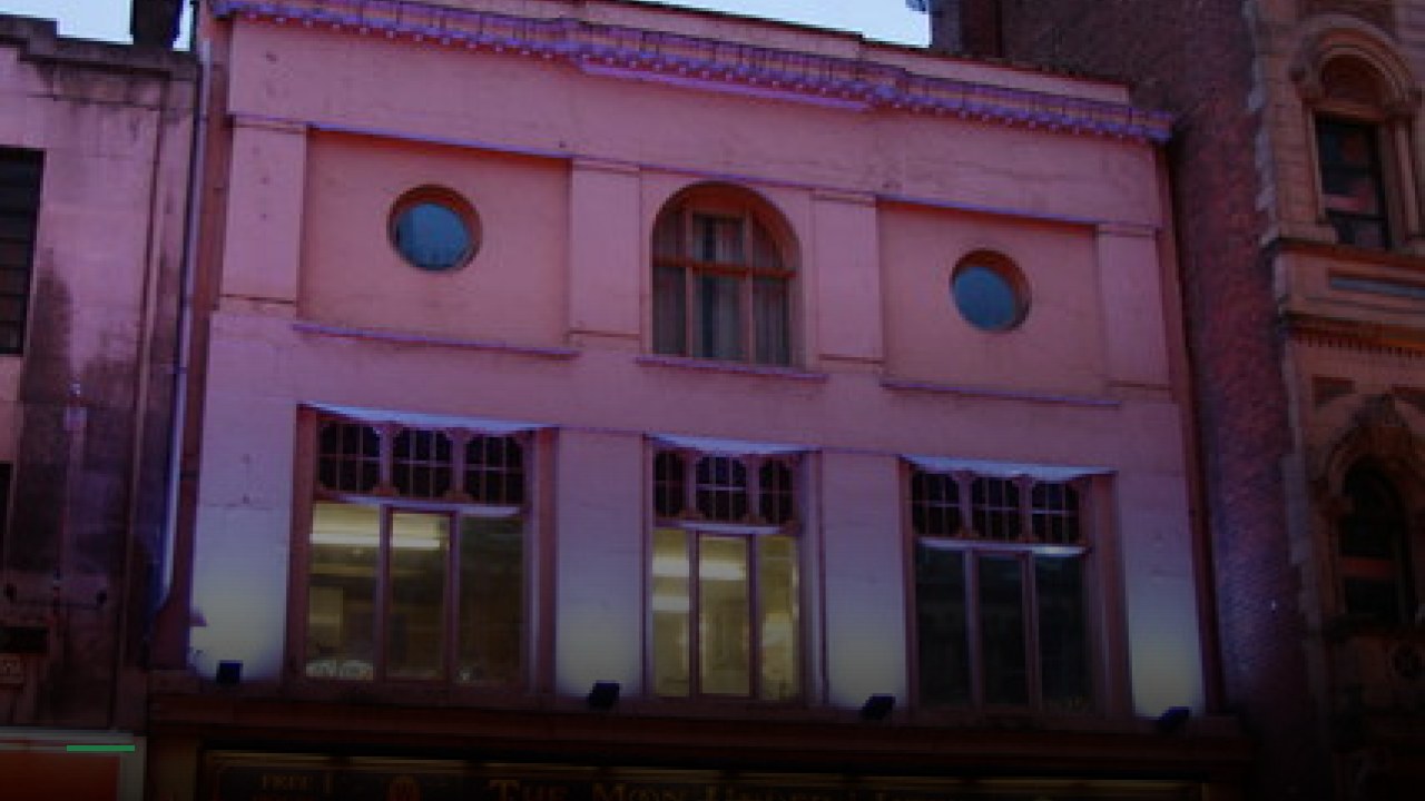 The Moon Under Water - JD Wetherspoon - Sports Bars in Manchester