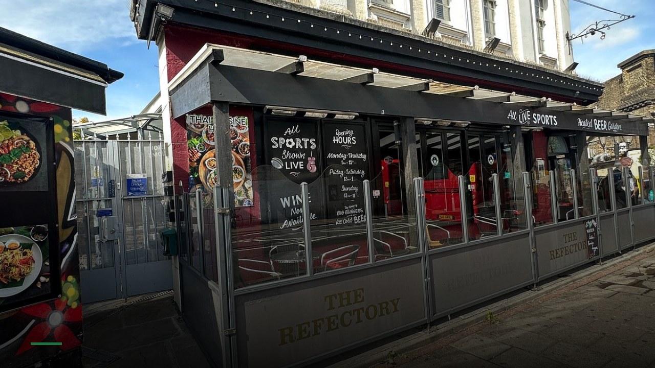 The Refectory Pub Thai Kitchen - Sports Bars in Watford