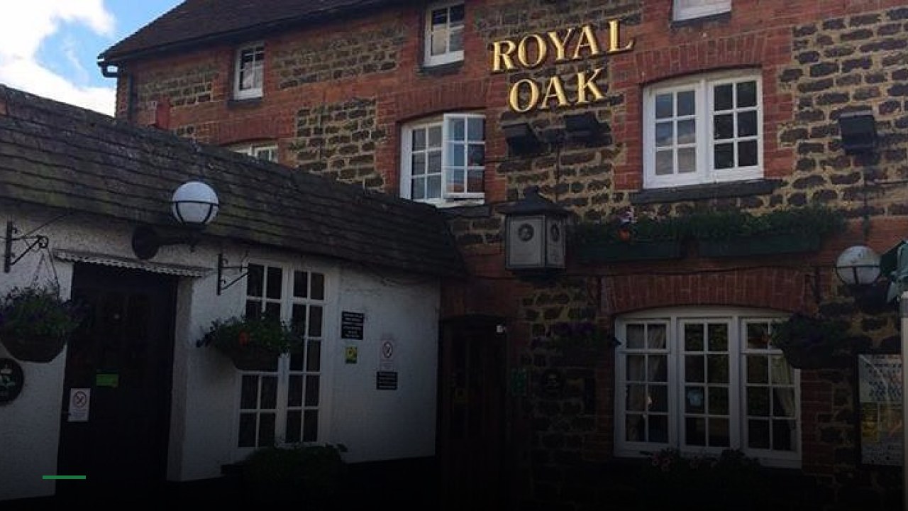 The Royal Oak - Sports Bars in Crawley