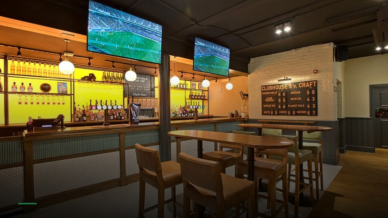 The Three Lanterns - Sports Bars in London