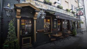 The Three Tuns — Pubs in Watford