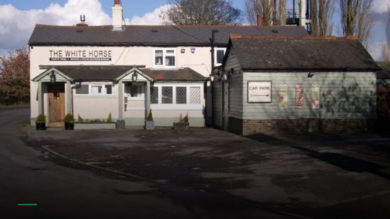 The White Horse - Sports Bars in Luton