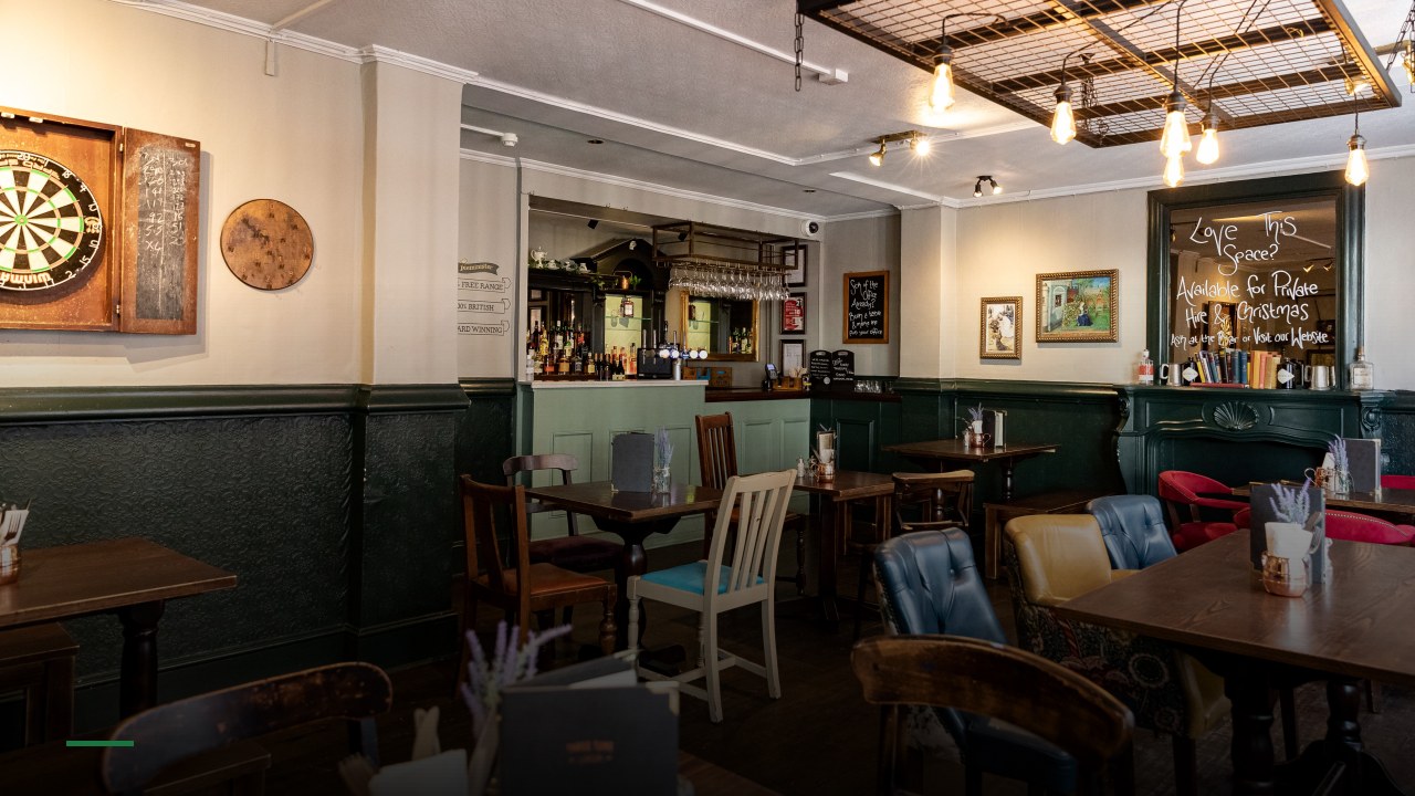 Three Tuns Aldgate - Sports Bars in London