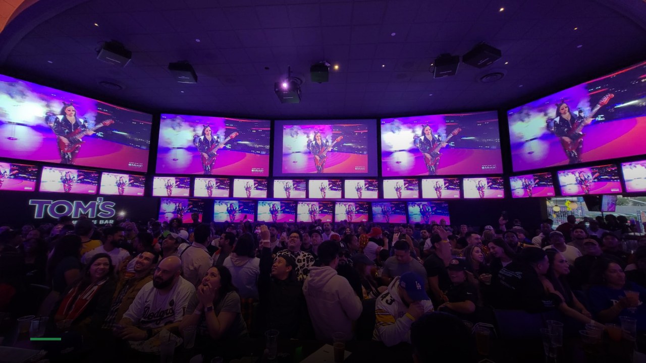 Tom's Watch Bar - Phoenix Chase Field - Sports Bars in Phoenix