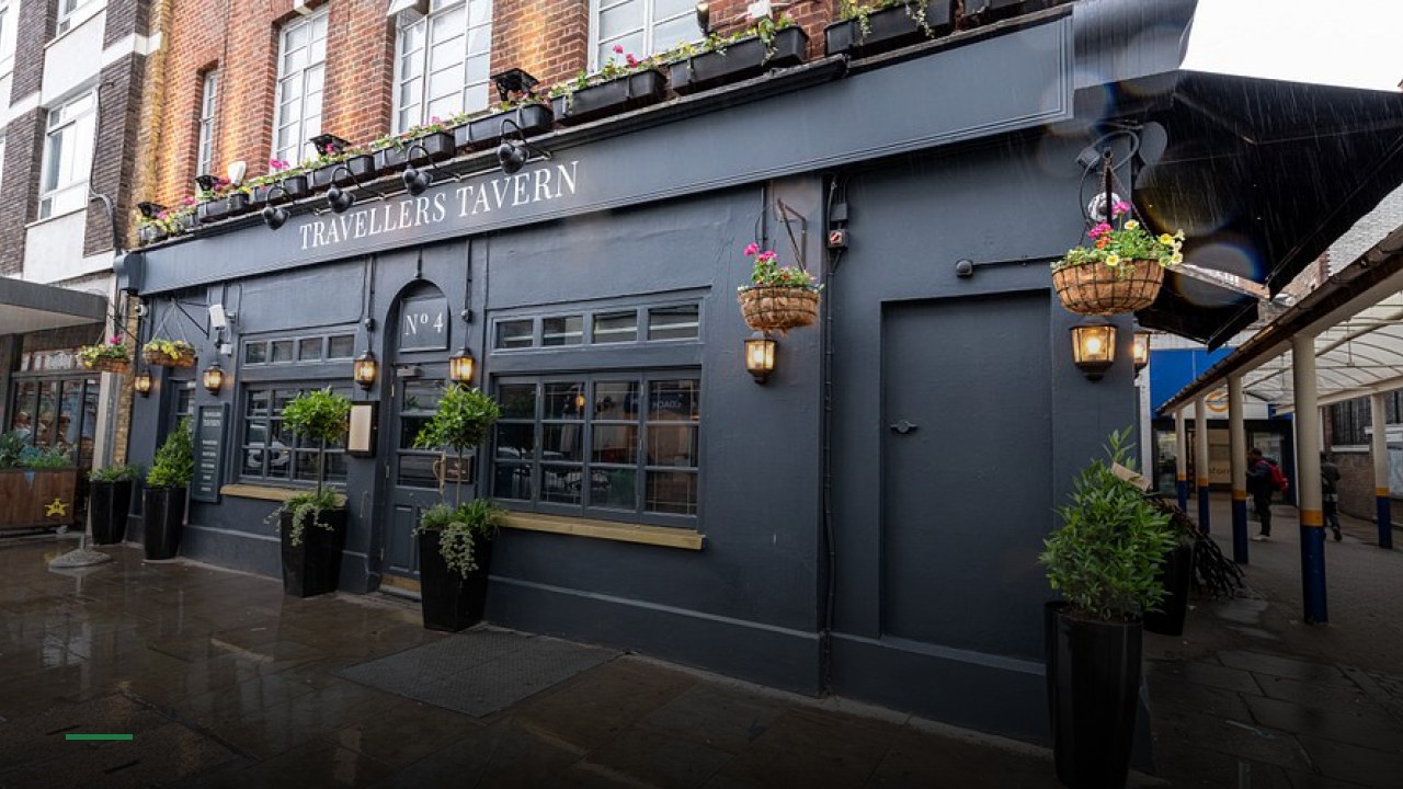 Travellers Tavern - Sports Bars in London