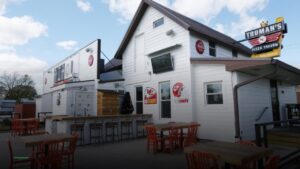 Truman’s KC Pizza Tavern — Sports bars in Des Moines