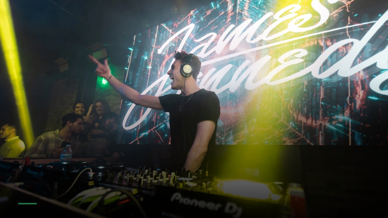 Varsity Tavern - Sports Bars in Phoenix