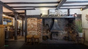 Waggon & Horses Pub | Beer Garden | Elstree, Radlett, Borehamwood — Pubs in Luton