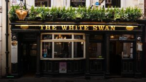 White Swan — Pubs in London