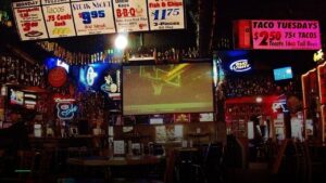 Wooden Chicken Pub — Sports bars in Portland