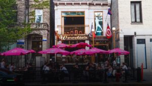 Woodie’s Flat — Sports bars in Chicago