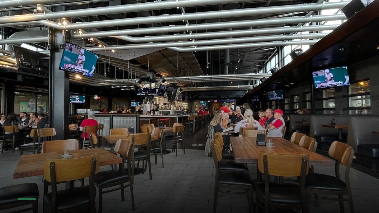 Yard House - Sports Bars in Cincinnati