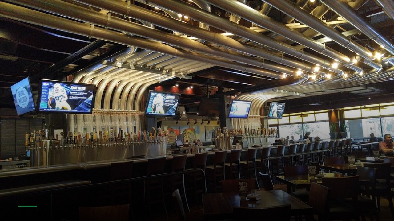 Yard House - Sports Bars in Las Vegas